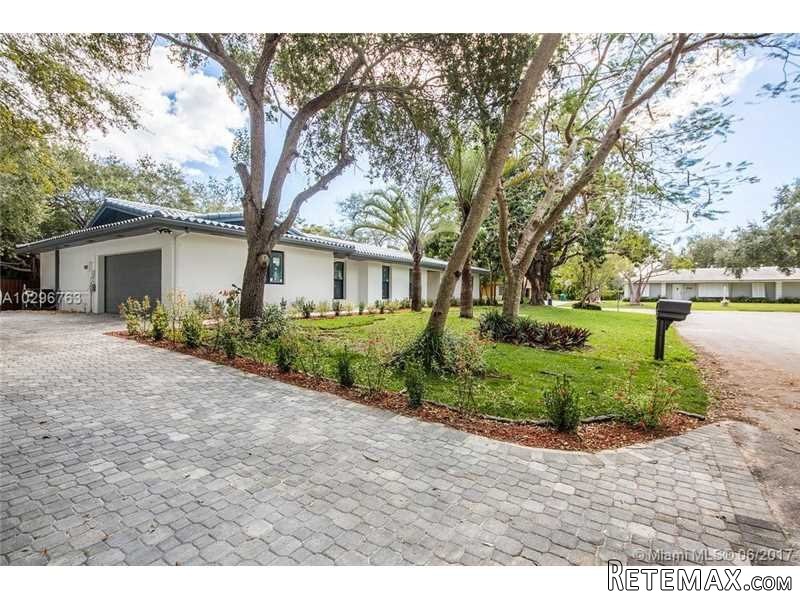 3 bedroom House For Sale: 16141 SW 76th..