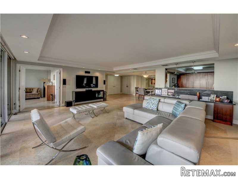 2 bedroom Flat For Sale: 3 GROVE ISLE.. - 2
