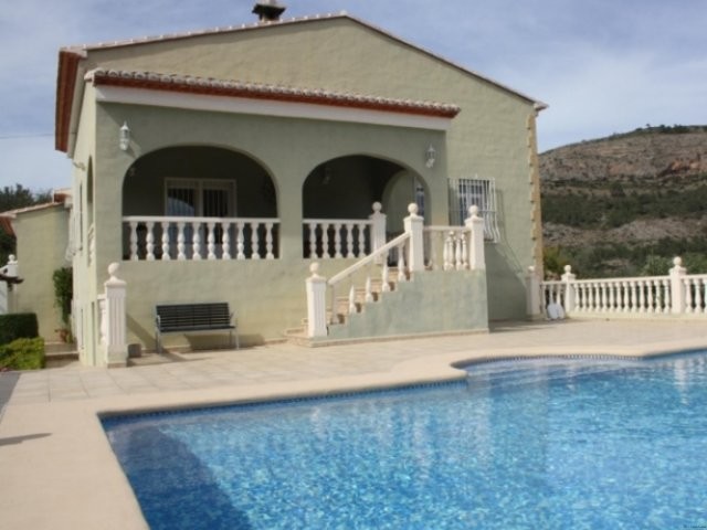 4 Bedrooms - Villa - Alicante - For Sale