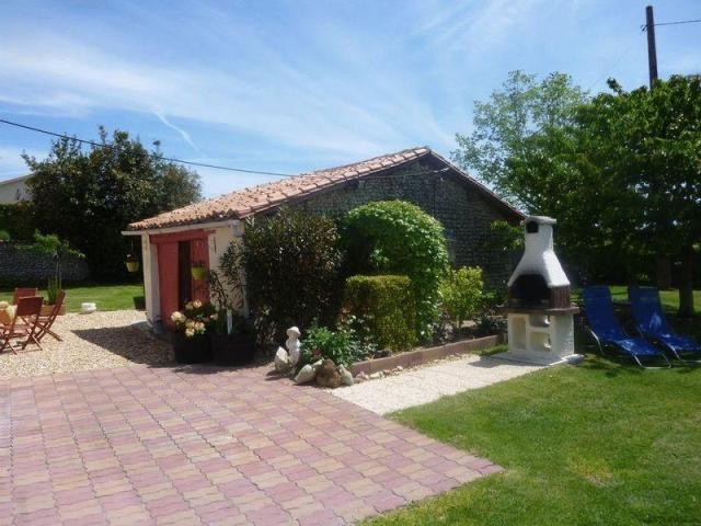 3 Bedroom Detached House For Sale - 2
