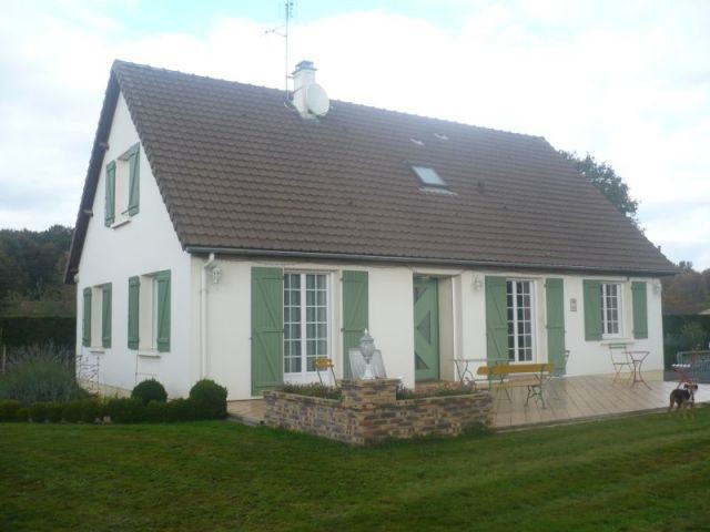 Beautiful House with Fully Fitted..