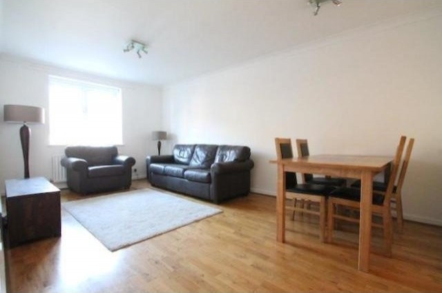 2 bed flat to rent