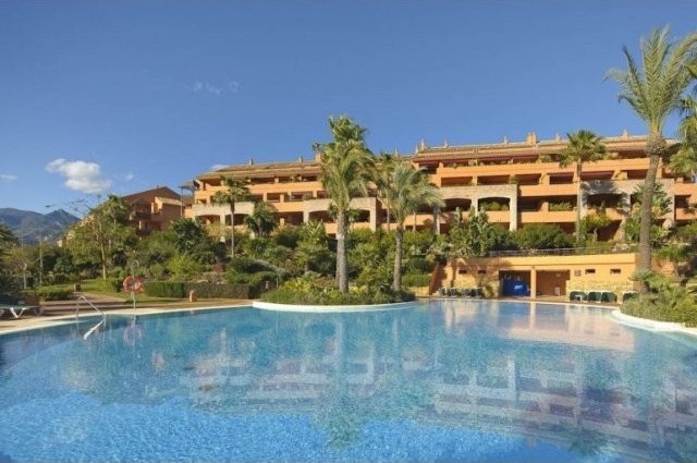 4 Bedroom Duplex Penthouse with Sea..