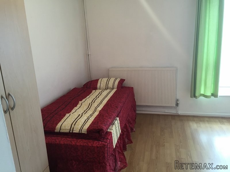 Room share for men, Zone 2, Mile End - 2