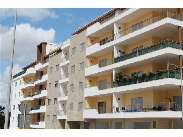 BEAUTIFULLY FINISHED 3 BEDROOM APARTMENT - 2