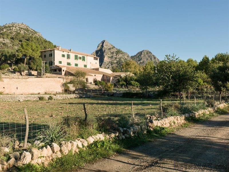 18 bedroom Manor House For Sale:..