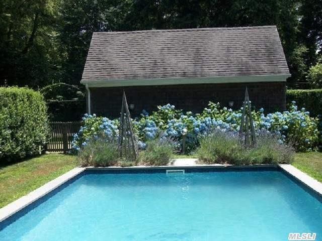 22 Nostrand Pky Shelter Island, NY 11964 - 2
