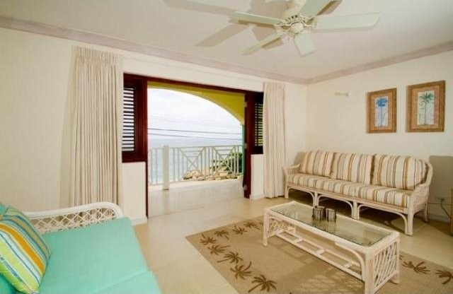 2 bedroom Property For Sale: White..