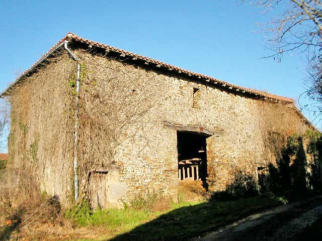 Barn Of About 110 Sqm In The Charente