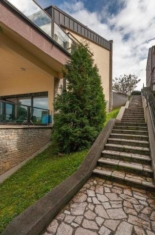 7 bedroom Villa For Sale: Vrhovec.. - 2