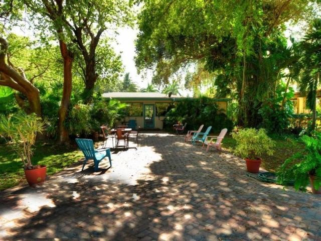 3 bedroom Residence For Sale: Lantana.. - 2