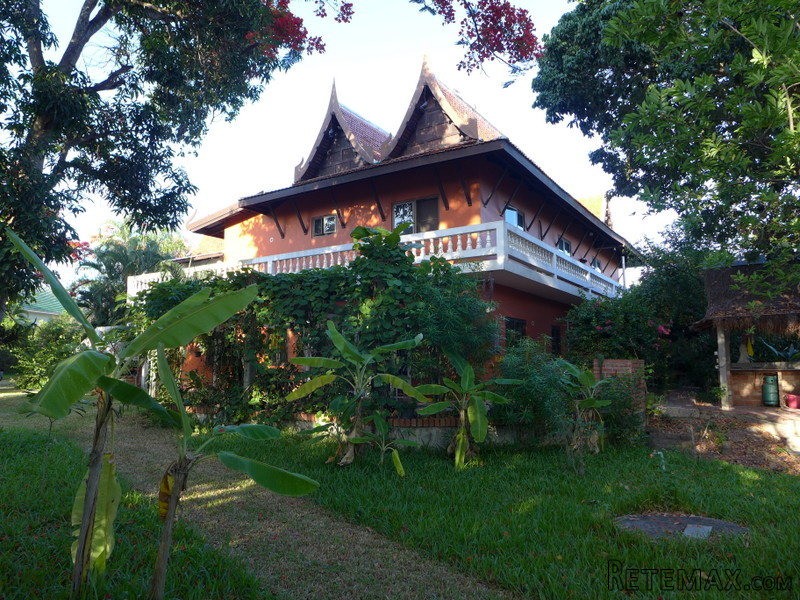 6 bedroom home with 3 individual flats..