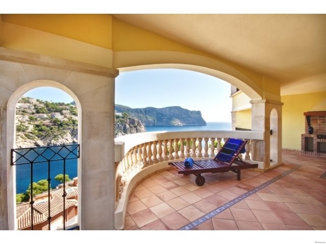 Stylish 2 bedroom sea view apartment - 2