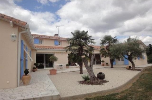 5 bedroom House For Sale: 79000 A 30.. - 2