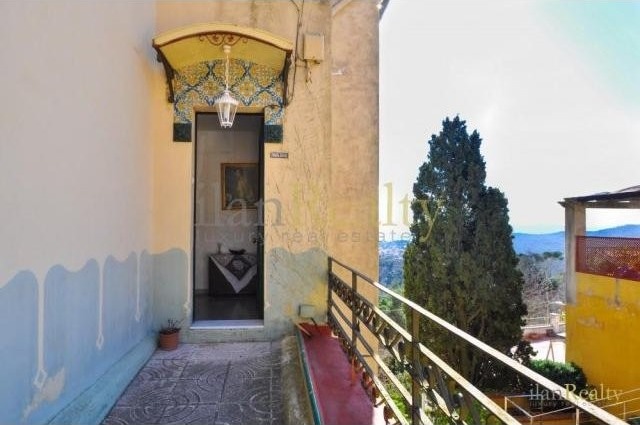 Classic style apartment with great..