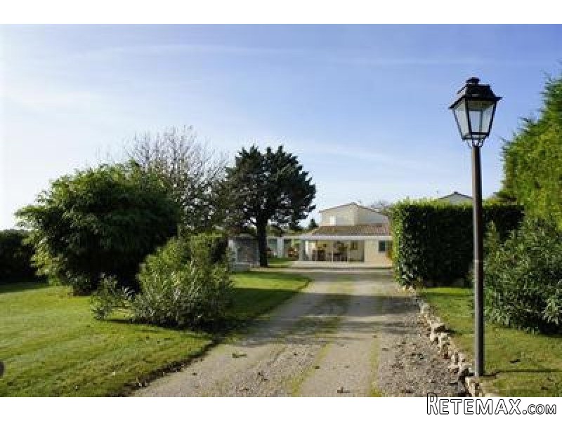 4 Bedrooms - House - Poitou-Charentes.. - 2