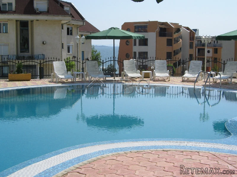 Studio with a big terrace in complex..
