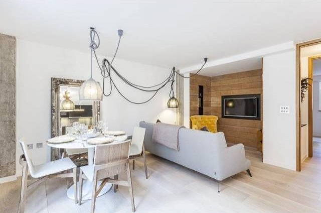 Weymouth Street, Fitzrovia, London W1W