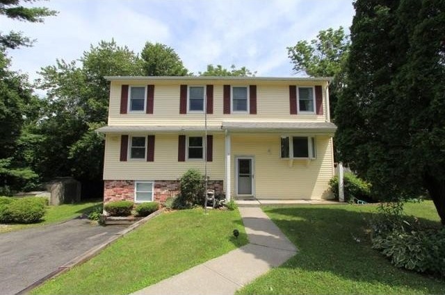 5 bedroom Residence For Sale: Mahopac..