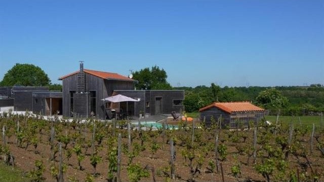 6 bedroom House For Sale: 79260 NIORT
