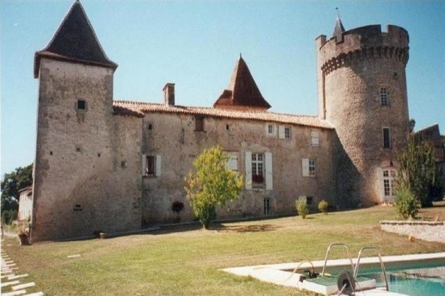 5 bedroom Castle For Sale: 16000..