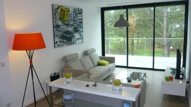2 bedroom Flat For Sale: 17570 LA..