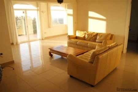 4 Bedrooms - House - Girona - For Sale - 2