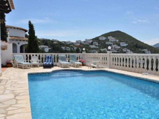 4 Bedrooms - Villa - Alicante - For Sale