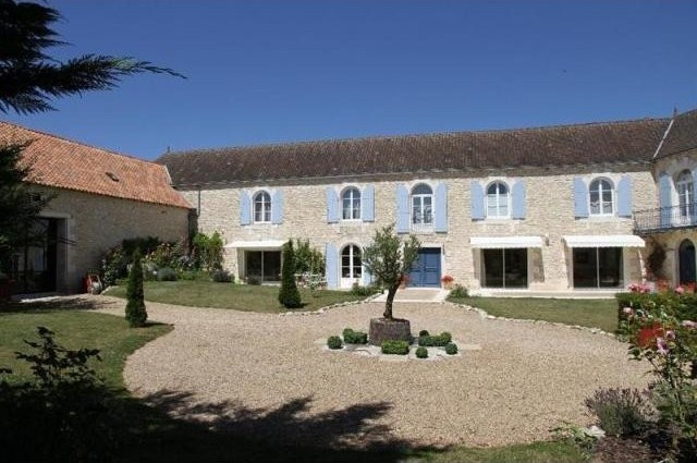 5 bedroom House For Sale: 86170.. - 2
