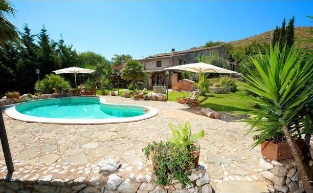 6 bedroom Cottage For Sale:.. - 2