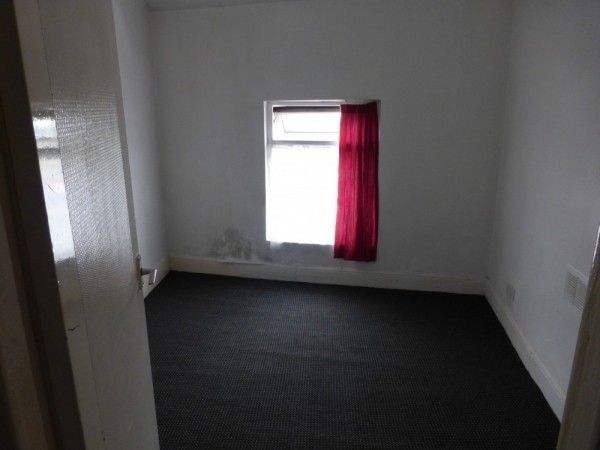 F2, 156 County Road L4 5PH - 2