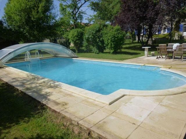 4 Bedroom Country House For Sale - 2