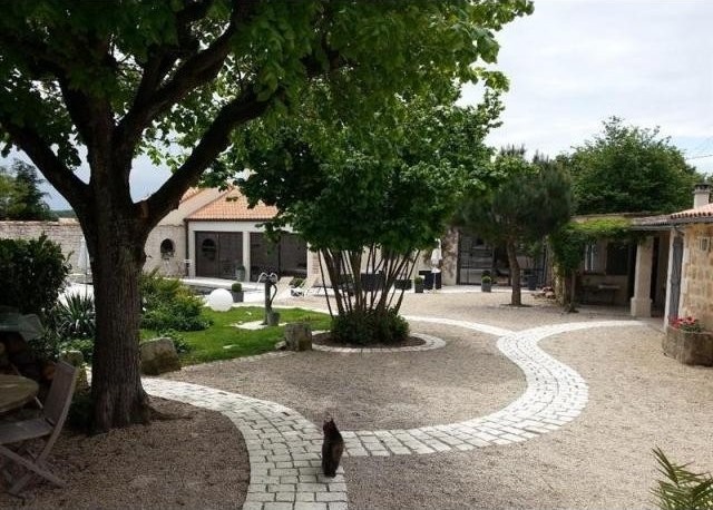 5 bedroom Country House For Sale: 86210.. - 2