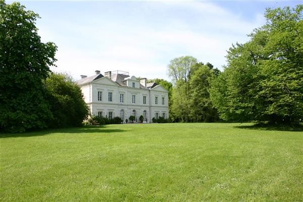 Stunning Chateau - 2
