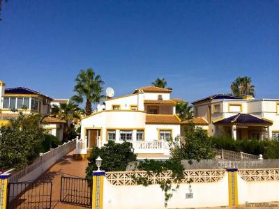 3 Bedrooms - Villa - Alicante - For Sale