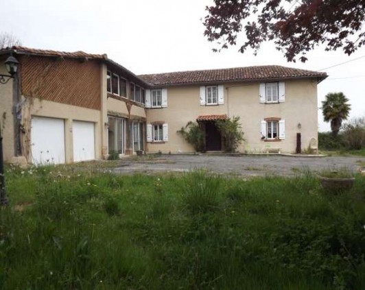 Maison de campagne au calme sur terrain..