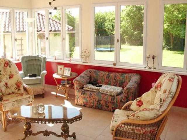 Beautiful Recently-Built (2009).. - 2