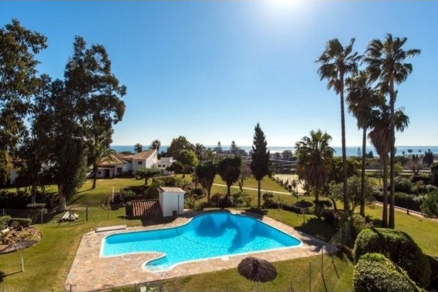 4 Bed Duplex Penthouse 200m From Beach