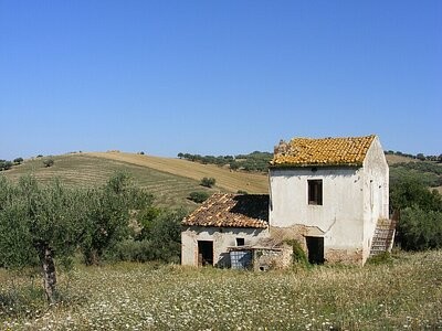 Fabulous old stone and brick ruin in a..