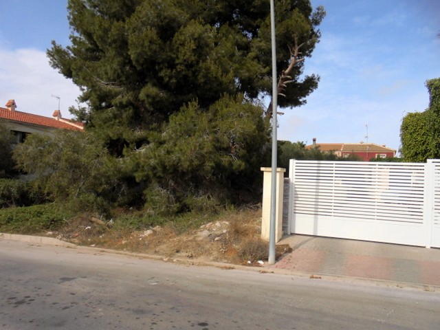 PRESTIGE 900 SQUARE METRE PLOT FOR SALE..