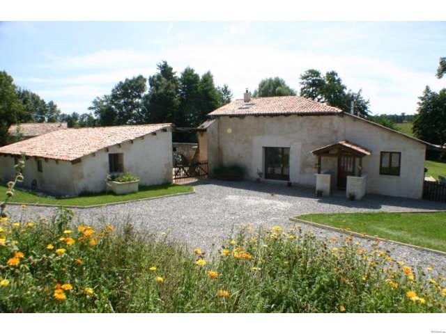 Renovated House In An Edge-of-village..