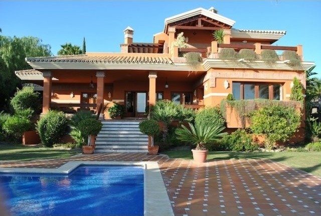 VILLA FOR SALE IN LOS FLAMINGOS