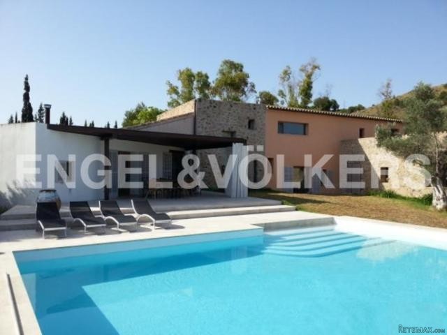 Large country house with a guest house