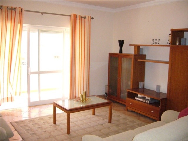 GREAT OPPORTUNITY TWo BEDROOM APART: