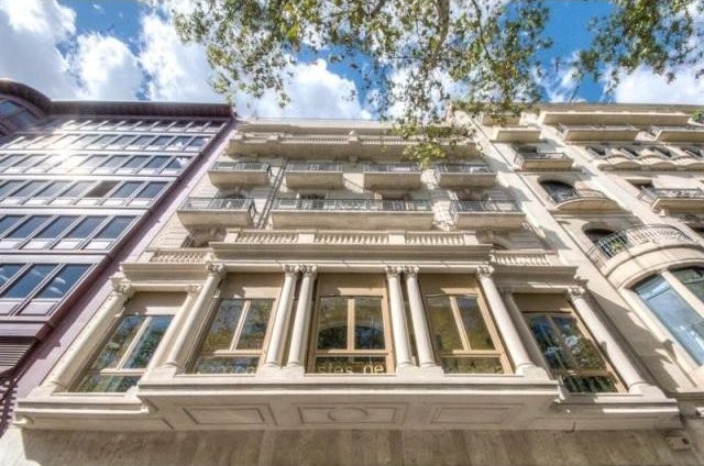 15 bedroom Flat For Sale: BARCELONA..