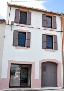 Spacious Refreshed House With 4..