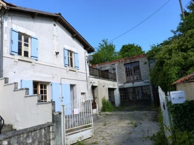 Potential! House and attached big.. - 2