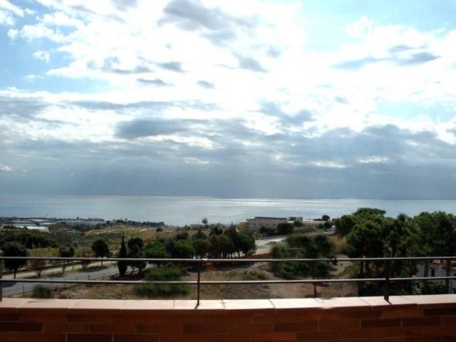 New construction with balcony to the sea