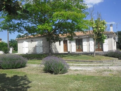 Beautiful modern property all on one..