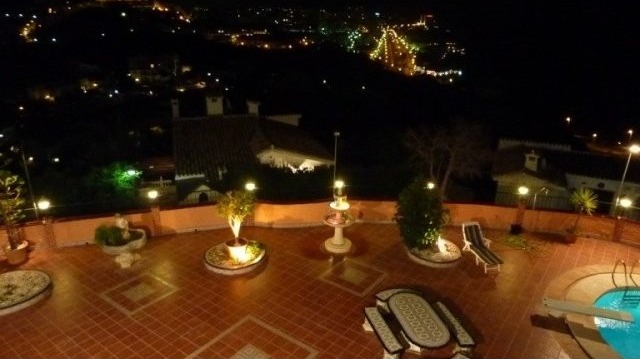 Villa - A SUPERB BEACHFRONT, 5 BEDROOM.. - 2